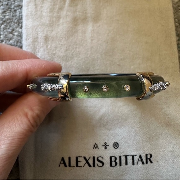 Alexis Bittar Lucite buckle bracelet - Picture 4 of 4